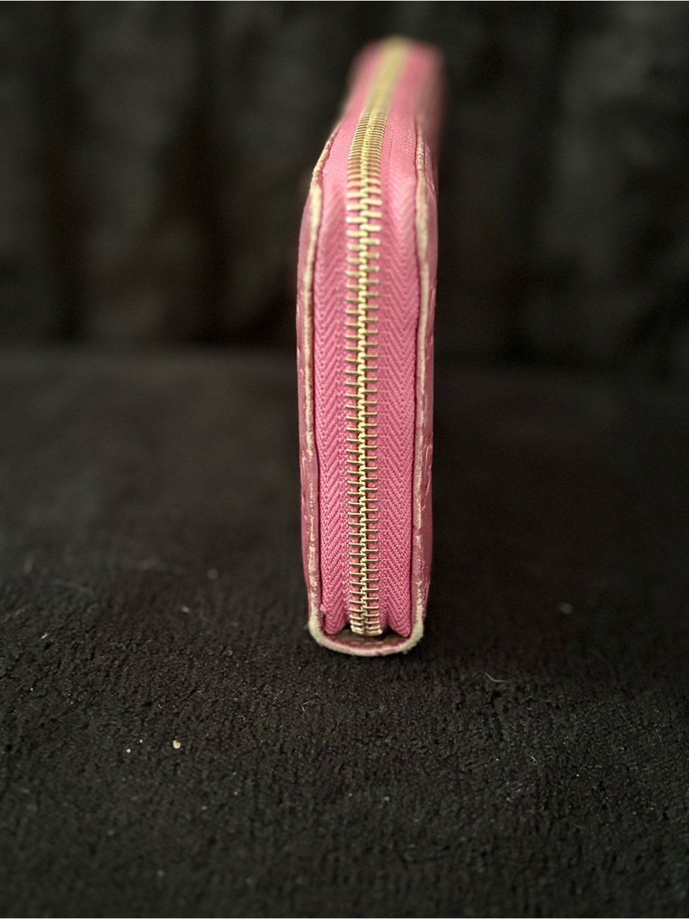 Gucci Pink Guccissima Zip-Around Wallet with Heart Charm - Picture 4 of 12